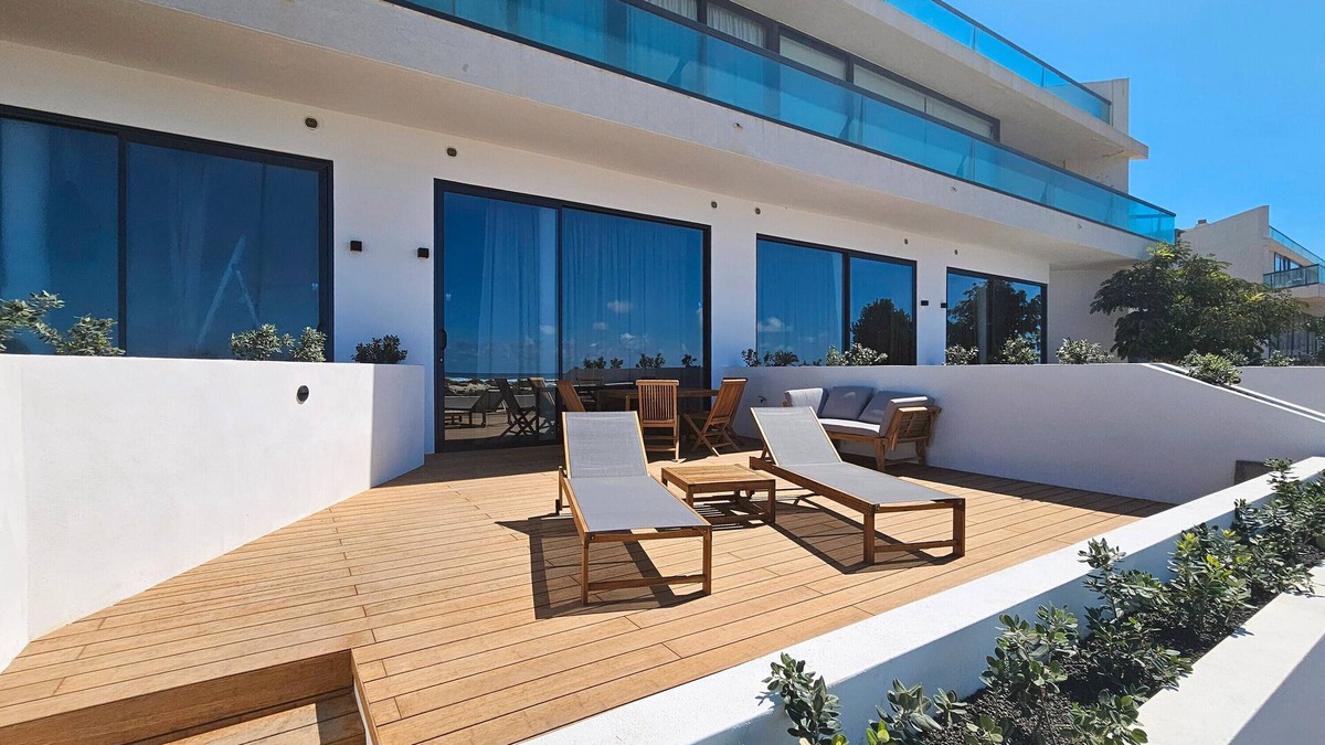 El Cotillo Apartment | Vacation Apartment 'Maar Suites Cotillo 2 - Seafront' with Sea View, Private Terrace and Wi-Fi