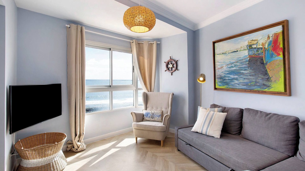 Playa de Arinaga Apartment | Vacation Apartment 'Ocean Side Arinaga' with Sea View and Wi-Fi