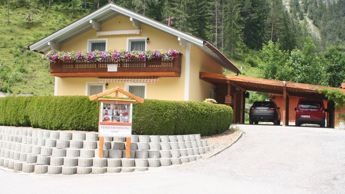 Biberwier Apartment | Vacation apartment w/62m² - 5 min. walk to ski lift – pets welcome