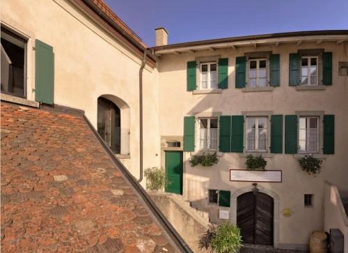Busserach Apartment | Vacation apartment with batAppartement de vacances avec sanitaires et cuisinehroom and kitchen