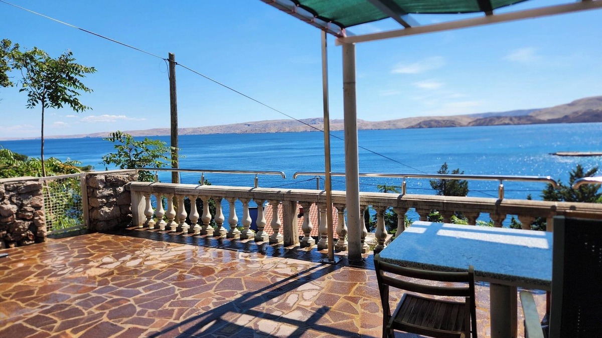 Karlobag Apartment | Vacation apartments in Karlobag Croatia for families, friends, groups of up to 9 guests