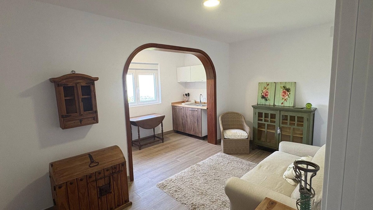 Los Portales Apartment | Vacation 'Bastion Del Drago - 7' with Mountain View, Shared Terrace and Wi-Fi