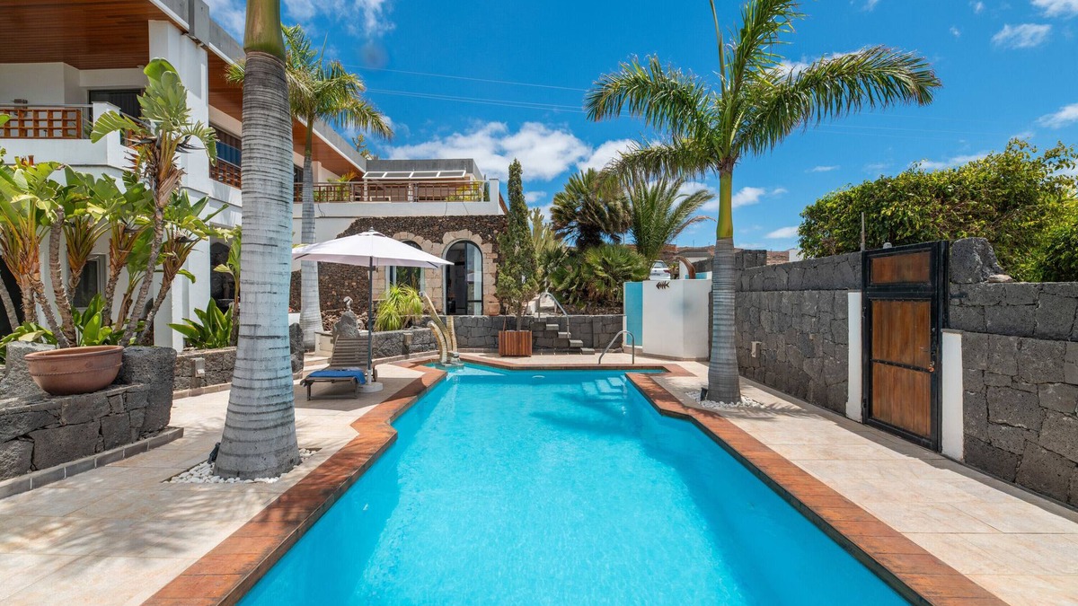 Las Brenas Apartment | Vacation 'Bianca Tajinaste' with Sea View, Private Terrace and Wi-Fi