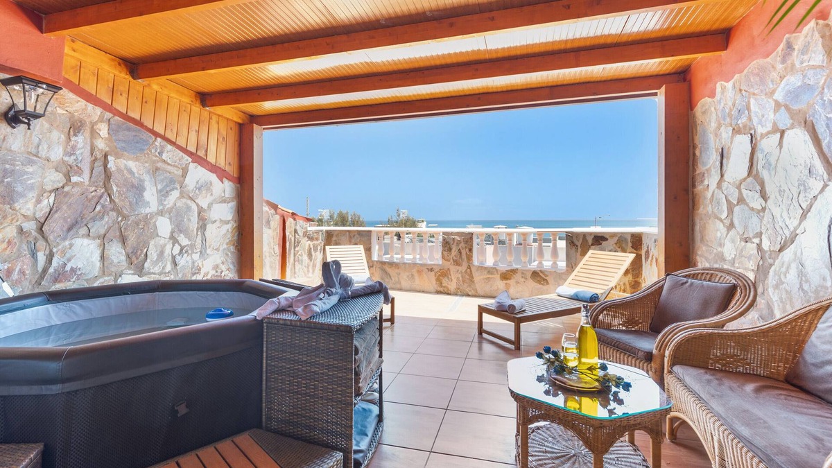 Pajara Apartment | Vacation 'Chabela's Penthouse' with Sea View, Whirlpool and Air Conditioning
