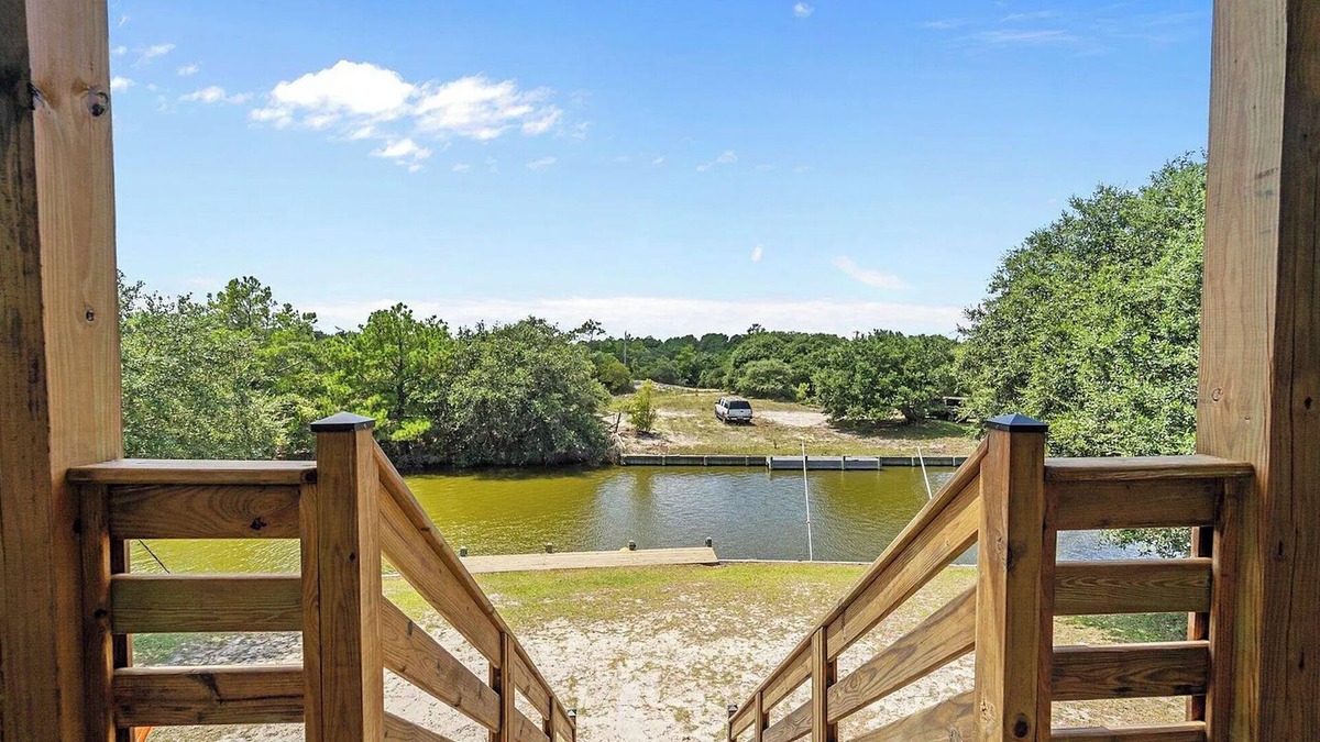Carova Beach Cottage | Vacation Cottage – Enjoy 4WD Beach, Hottub, Wild Horses & Canalfront Views