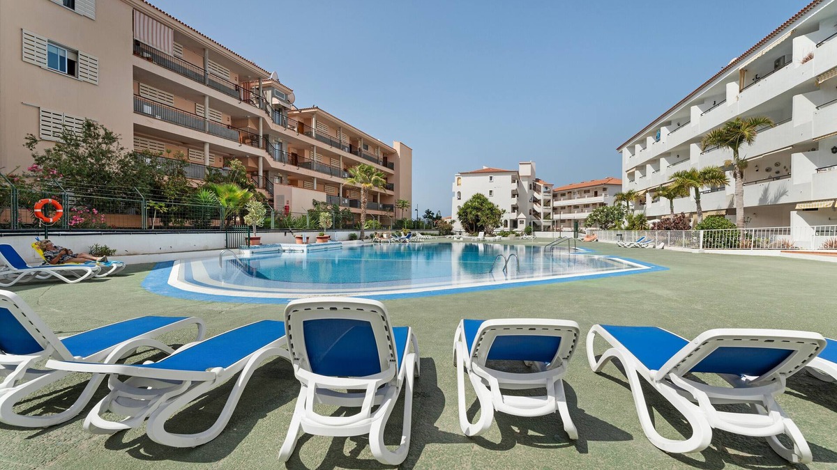 Los Cristianos Apartment | Vacation 'Cozy Los Cristianos' with Sea View, Private Pool and Wi-Fi