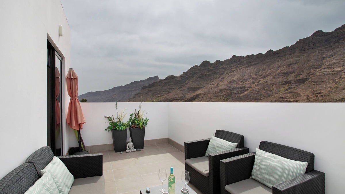 Mogan Apartment | Vacation 'Dreaming Penthouse Mogan' with Mountain View, Wi-Fi and Air Conditioning