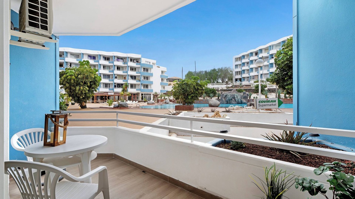 San Miguel de Abona Apartment | Vacation Studio 'Peggy's Home' with Shared Pool, Wi-Fi and Air Conditioning