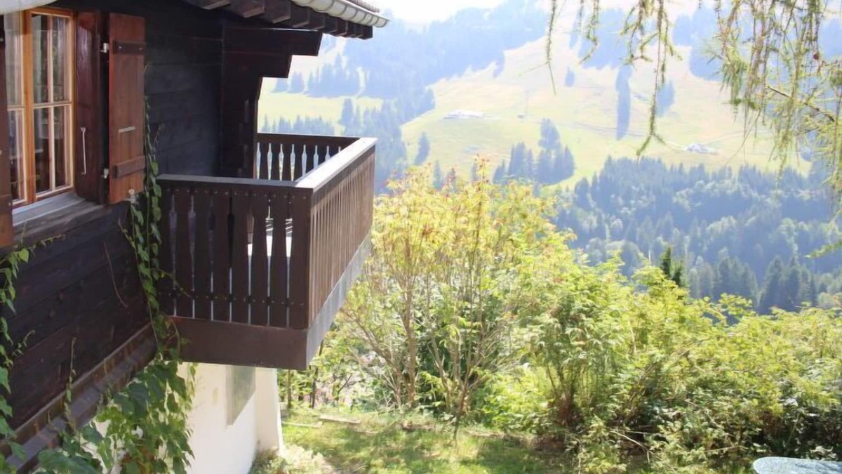 Moleson House | Vacation home Chalet 1628 in Moléson-sur-Gruyères - 8 persons, 4 bedrooms