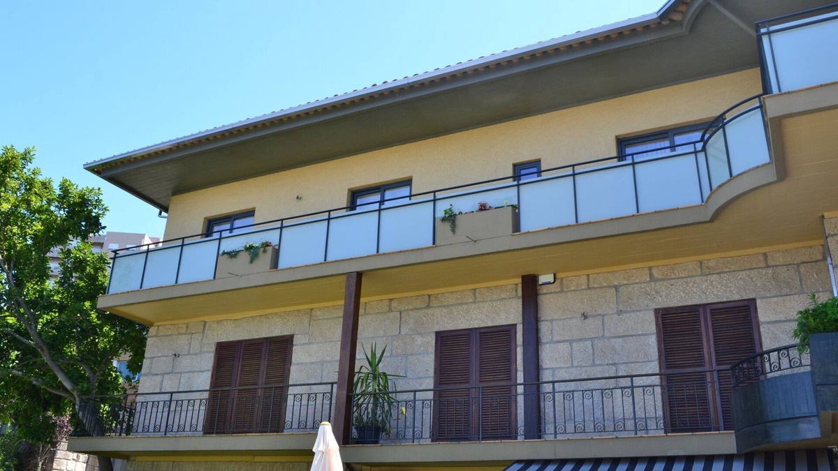 Beijos House | Vacation home with leisure room and garden!