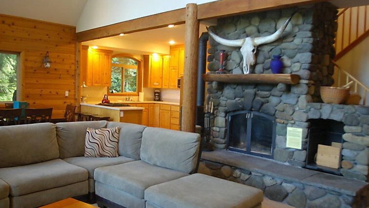 Maple Falls House | Vacation home 07MF Silver Lake Chalet w/Hot Tub! in Maple Falls - 10 persons, 3 bedrooms