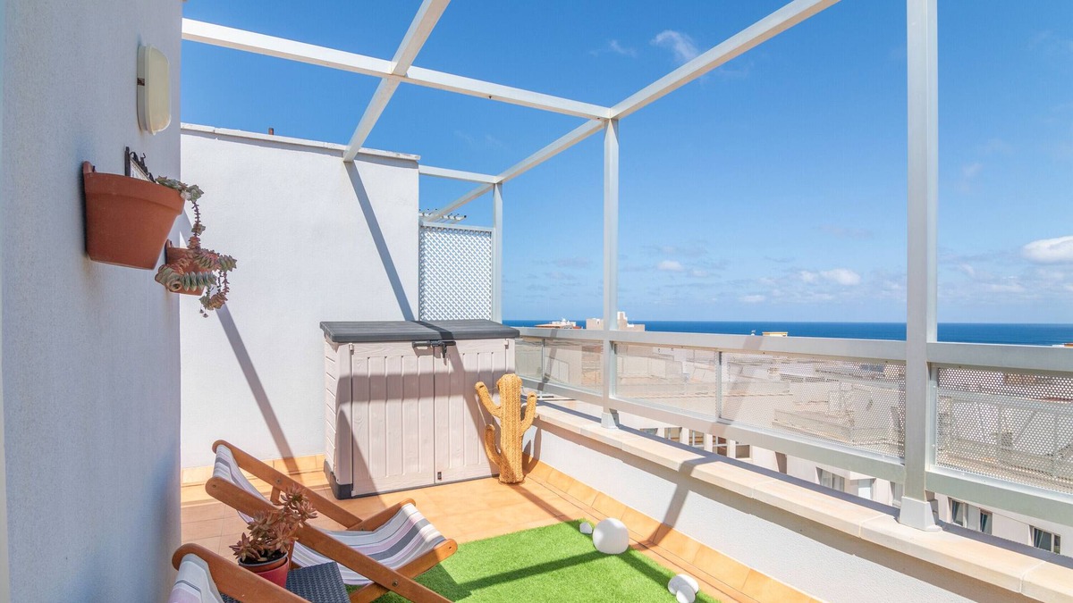 Sardina House | Vacation Home 'Abu Y Abi' with Sea View, Shared Pool and Wi-Fi