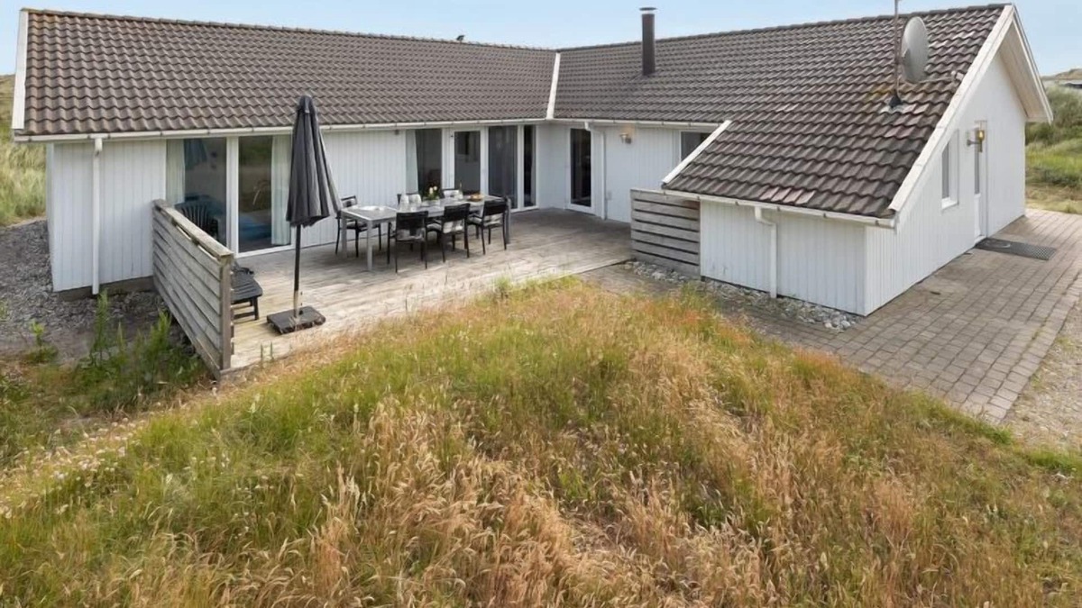 Houvig Strand House | Vacation home "Adser" - 300m from the sea in Western Jutland in Ringkøbing - 12 persons, 6 bedrooms