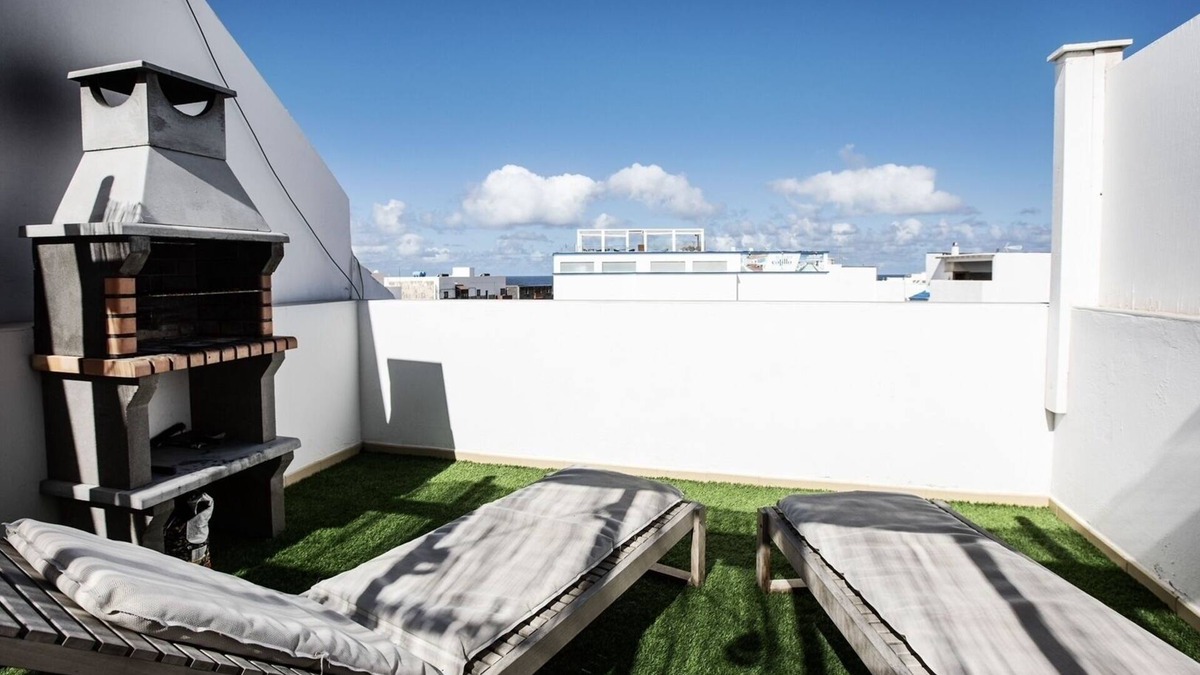 El Cotillo House | Vacation Home 'Amura House' with Private Garden, Balcony and Wi-Fi