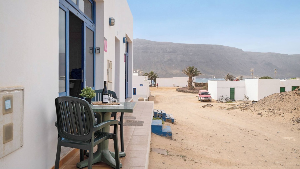 Caleta de Sebo House | Vacation Home 'Apartamento Callao, La Graciosa' with Sea View and Wi-Fi