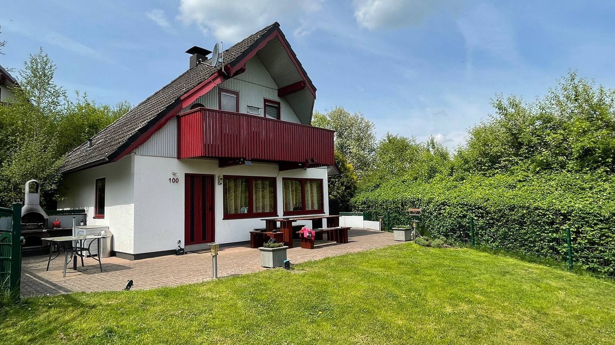 Seepark Kirchheim House | Vacation home "Bären Ecke" by the lake in the North Hessian Highlands - peace and relaxation
