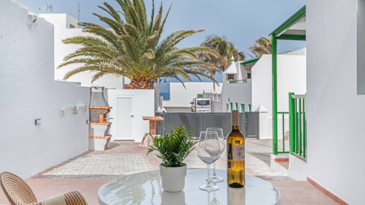 El Golfo House | Vacation Home 'Barriguita El Golfo' with Balcony and Wi-Fi