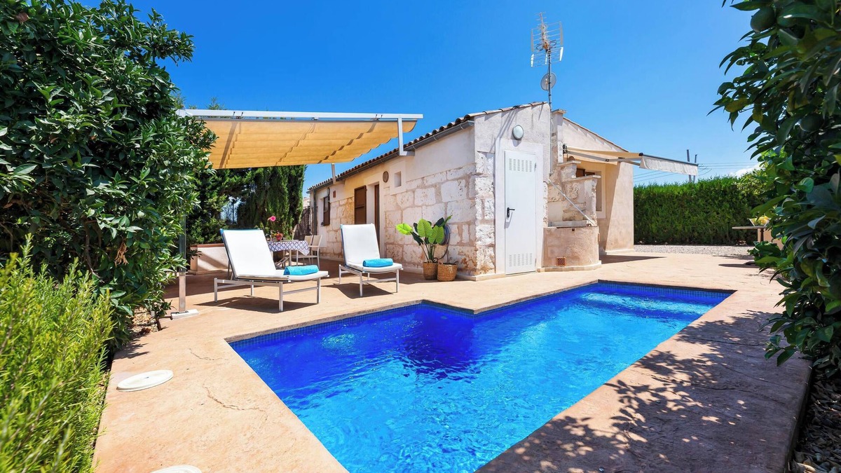 Muro House | Vacation Home "Biniaco" with Private Pool, 2 Private Terraces & Wi-Fi