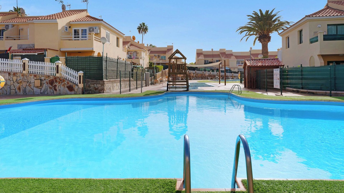 Sonnenland House | Vacation Home "Bungalow Sonemar Paradise" with Shared Pool & Wi-Fi