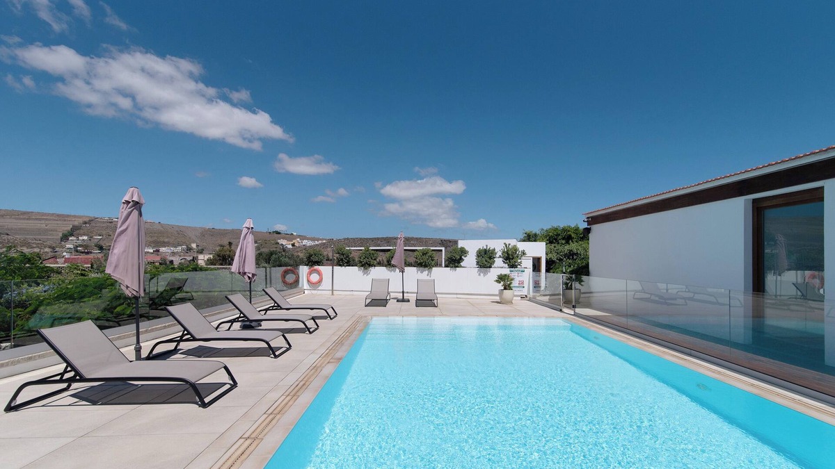 Telde House | Vacation Home 'Cala - Finca La Suerte Grande' with Mountain View, Private Terrace and Wi-Fi