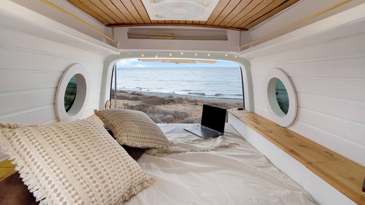 Telde RV Rental | Vacation Home 'Camper Inik' with Sea View & Wi-Fi
