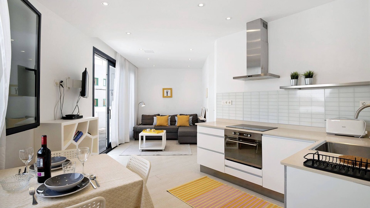 Arrieta House | Vacation Home "Casa Anclada Baja en Arrieta" with Private Terrace & Wi-Fi