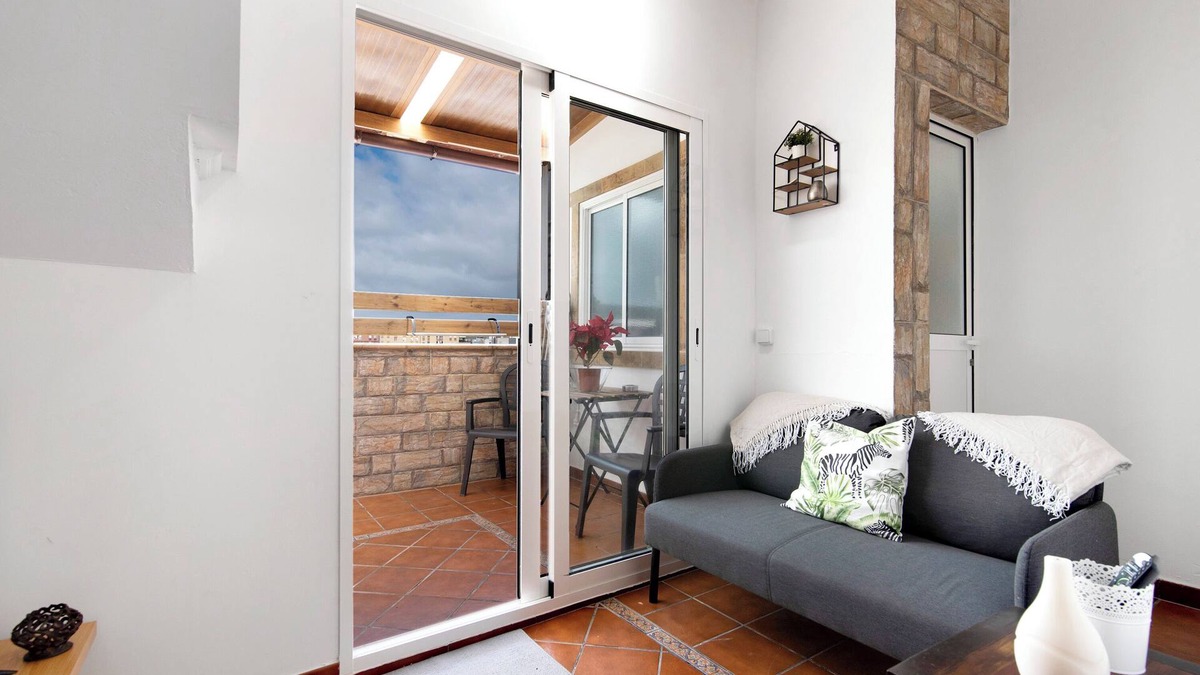 Arucas House | Vacation Home 'Casa Andreita' with Sea View, Private Terrace and Wi-Fi