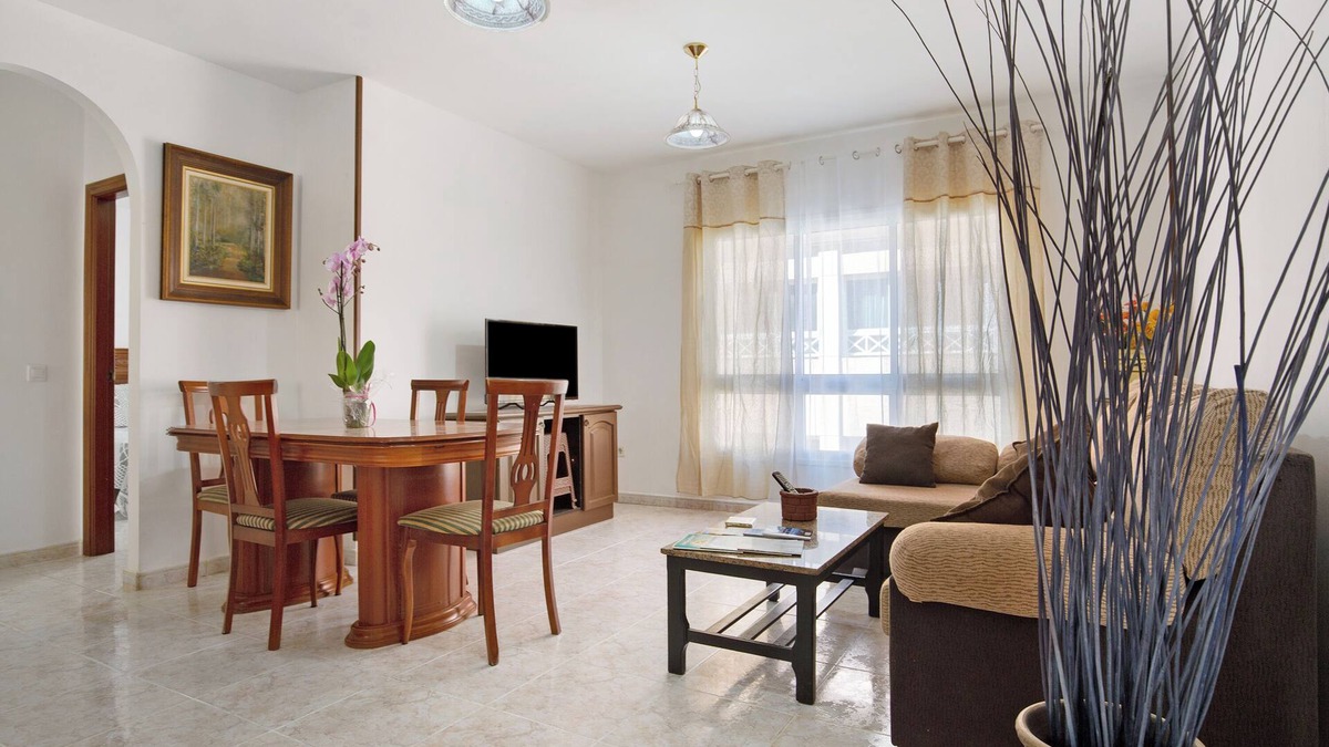 Gran Tarajal House | Vacation Home "Casa Rosi" with Mountain View & Wi-Fi