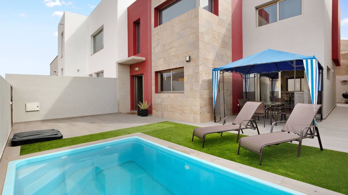 Gran Tarajal House | Vacation Home "Casa Inda" close to the Sea with Private Pool & Wi-Fi
