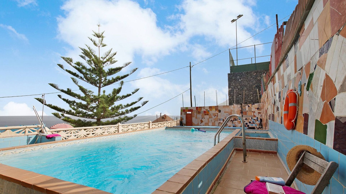Santa Cruz de Tenerife House | Vacation Home "Casa Rural El Arbol" with Sea View, Pool, Terraces, Wi-Fi and Satellite TV