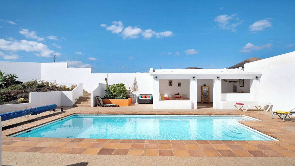 Tias House | Vacation Home "Casa Sol y Mar Tías" with Sea View, Shared Pool & Wi-Fi