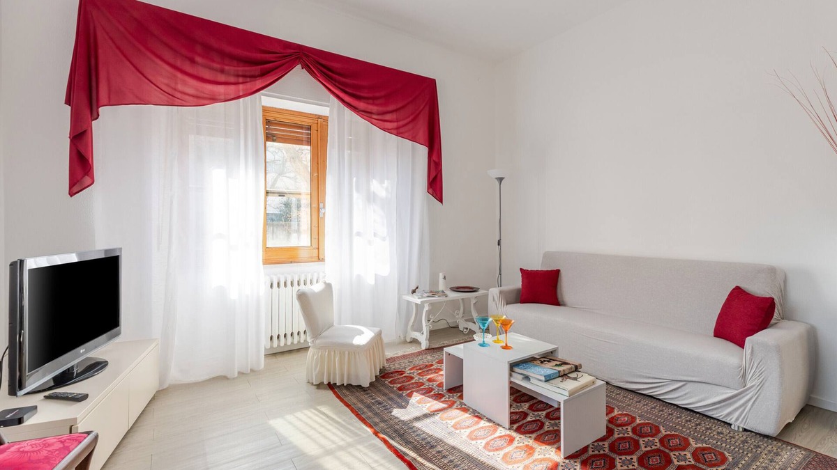 Oristano Historic Centre House | Vacation Home 'Casa Vacanza Gioia' with Large Private Terraces & A/C