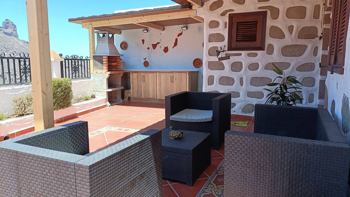 Tejeda House | Vacation Home 'Casita Roque Nublo' with Mountain View, Garden & Wi-Fi
