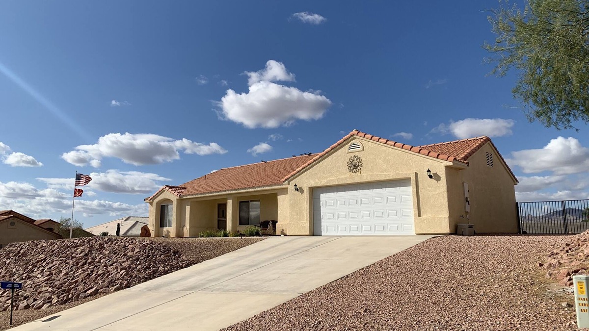 Sunridge Estates House | Vacation Home- Close to, Lake, River, Casino, and Desert Fun!