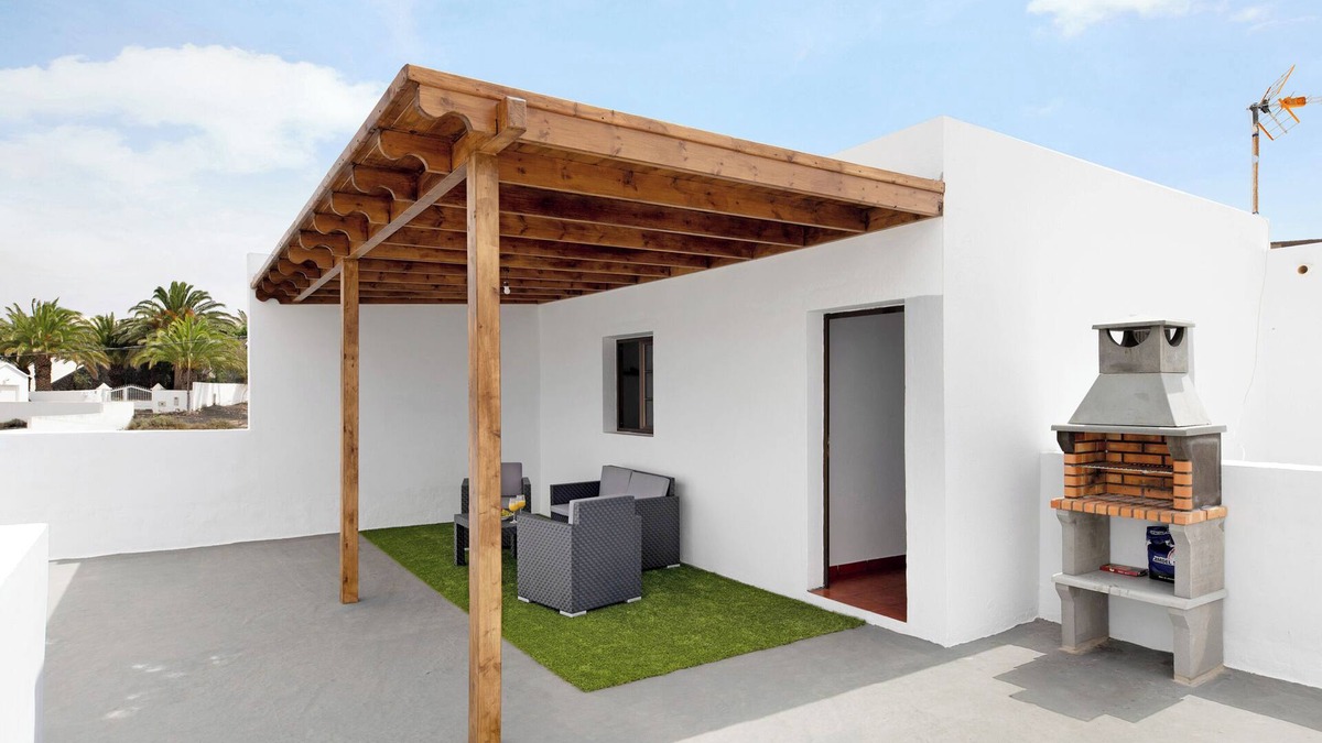 Soo Apartment | Vacation Home Diego with Sea View, Garden & Wi-Fi
