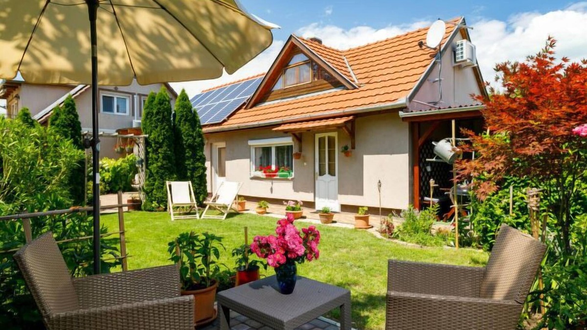 Balatonszemes House | Vacation home Duetto by Interhome