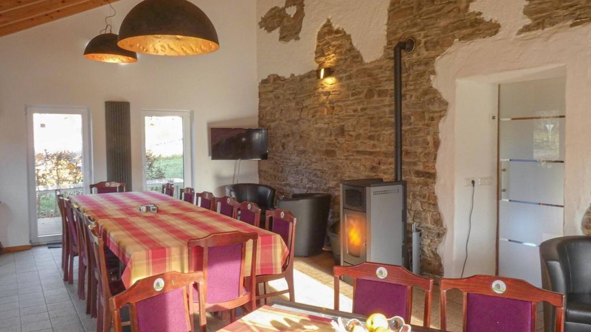 Zweifelscheid House | Vacation home Eifellandhaus (up to 21 persons) - South Eifel Family- u.