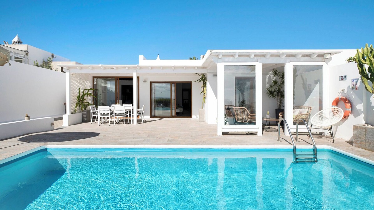 Playa Blanca Villa | Vacation Home "El Ancla" with Sea View, Private Pool & Wi-Fi