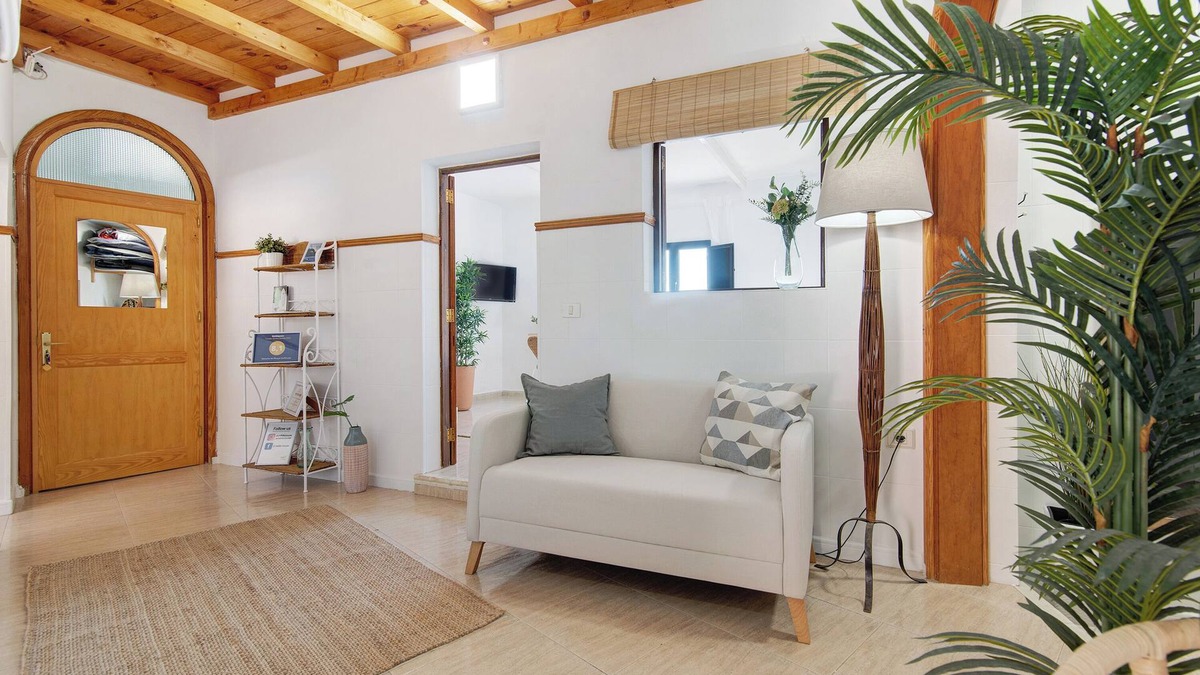 Moya House | Vacation Home "El Altillo House" with Sea View, Shared Terrace & Wi-Fi