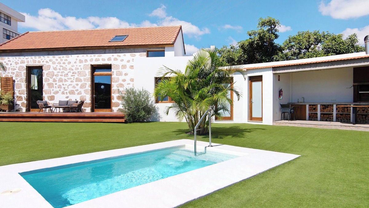 Telde House | Vacation Home 'El Pozo - Finca La Suerte Grande' with Private Pool, Private Terrace and Wi-Fi