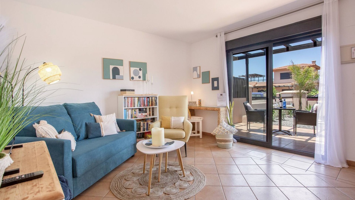 La Oliva House | Vacation Home 'Encantadora Casa Tara' with Mountain View, Shared Pool and Wi-Fi
