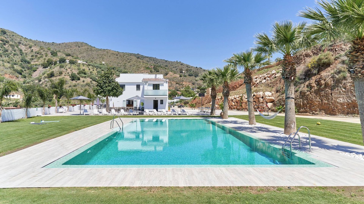 Totalan House | Vacation Home 'Era del Puerto 2' with Mountain View, Pool, BBQ & Wi-Fi