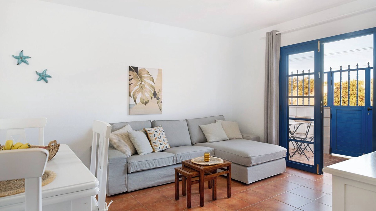 Caleta de Famara House | Vacation Home 'Casa Famara' with Sea View, Private Terrace and Wi-Fi