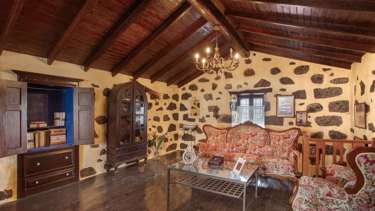 La Yedra House | Vacation Home 'Casa de Campo Ancana' with Mountain View, Private Terrace and Wi-Fi