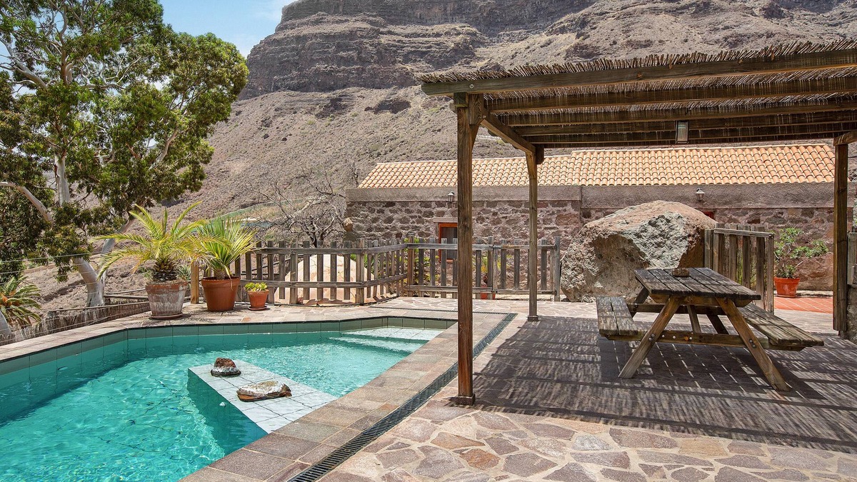 La Aldea de San Nicolas Villa | Vacation Home 'Finca Tasarte' with Mountain View, Pool & Wi-Fi