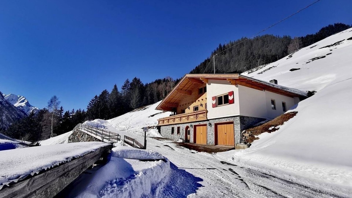 Finkenberg House | Vacation home for 10 guests with 170m² in Dornauberg (273695)