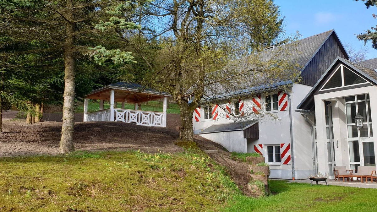 Altenberg House | Vacation home for 12 people, 8 rooms, 4 bathrooms with fireplace and large lounge