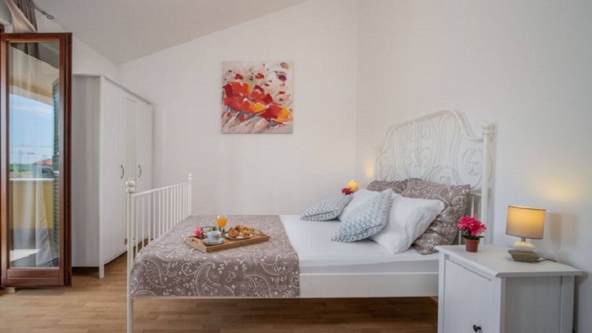 Kastelir-Labinci House | Vacation home for 9 guests with 120m² in Rogovi (84019)