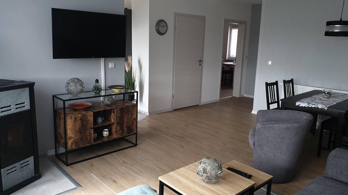 Sallgast House | Vacation home for up to 4 people surrounded by greenery.