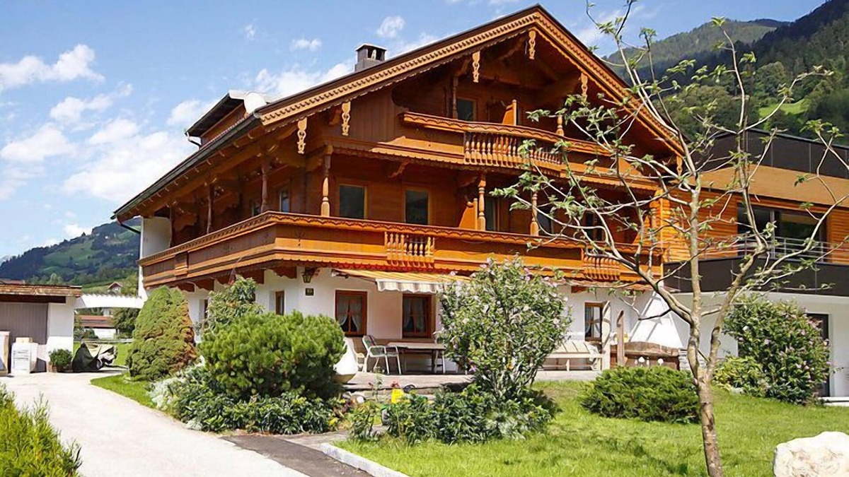 Hollenzen House | Vacation home Hauser by Interhome